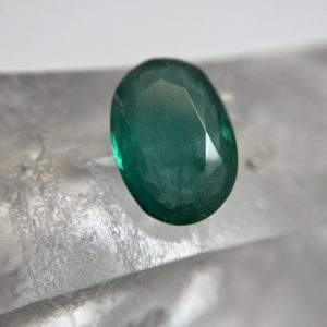 Intens blauwachtig groene smaragd uit Zambia