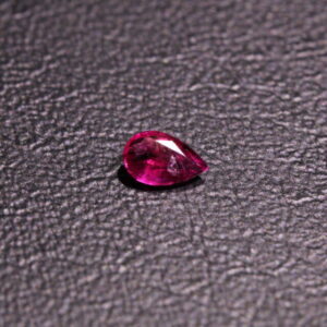 Rode beryl met certificaat