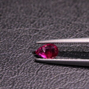 Rode beryl met certificaat