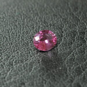 Gecertificeerde roze saffier