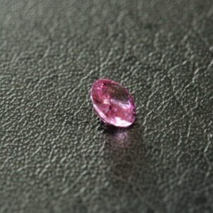 Gecertificeerde roze saffier