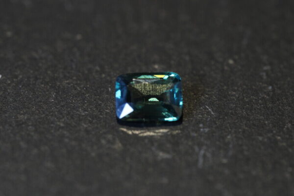 teal saffier