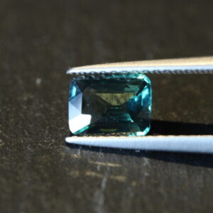 teal saffier