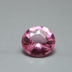 Roze spinel
