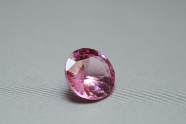 Roze spinel