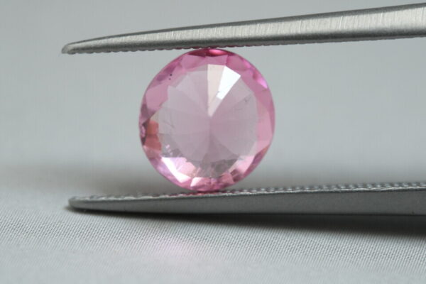 Roze spinel