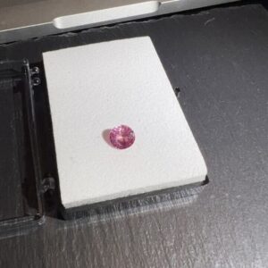 Roze spinel